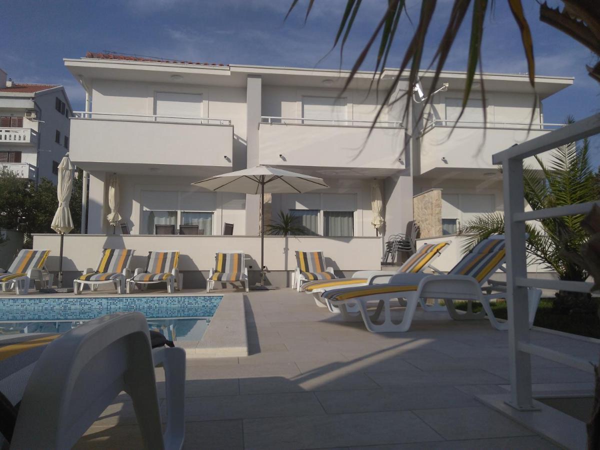 Luxury Apartments Cuba 1 Novalja Exterior photo