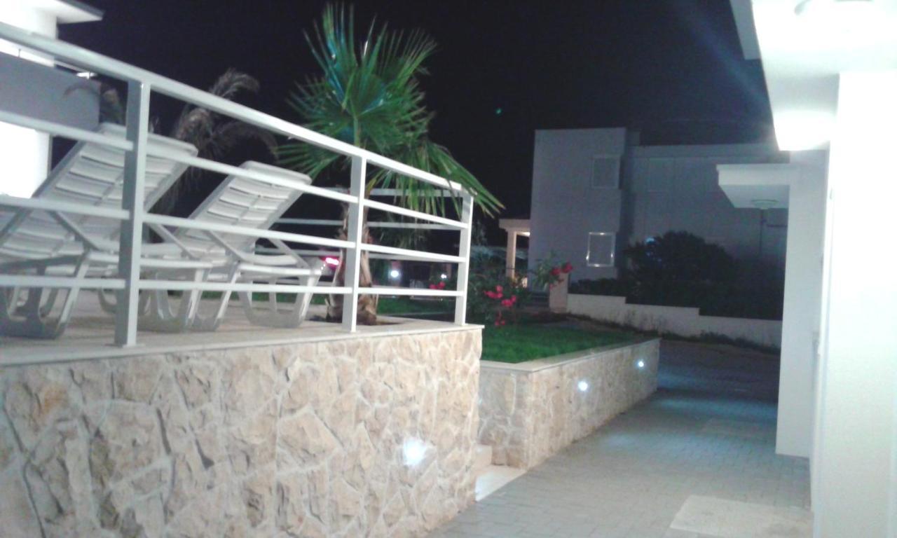Luxury Apartments Cuba 1 Novalja Exterior photo