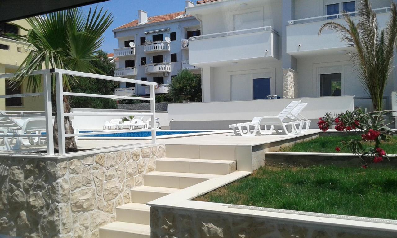 Luxury Apartments Cuba 1 Novalja Exterior photo