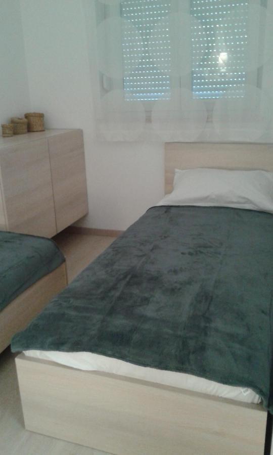Luxury Apartments Cuba 1 Novalja Exterior photo