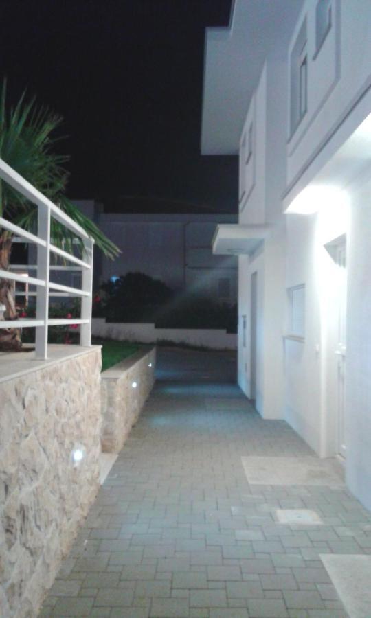 Luxury Apartments Cuba 1 Novalja Exterior photo