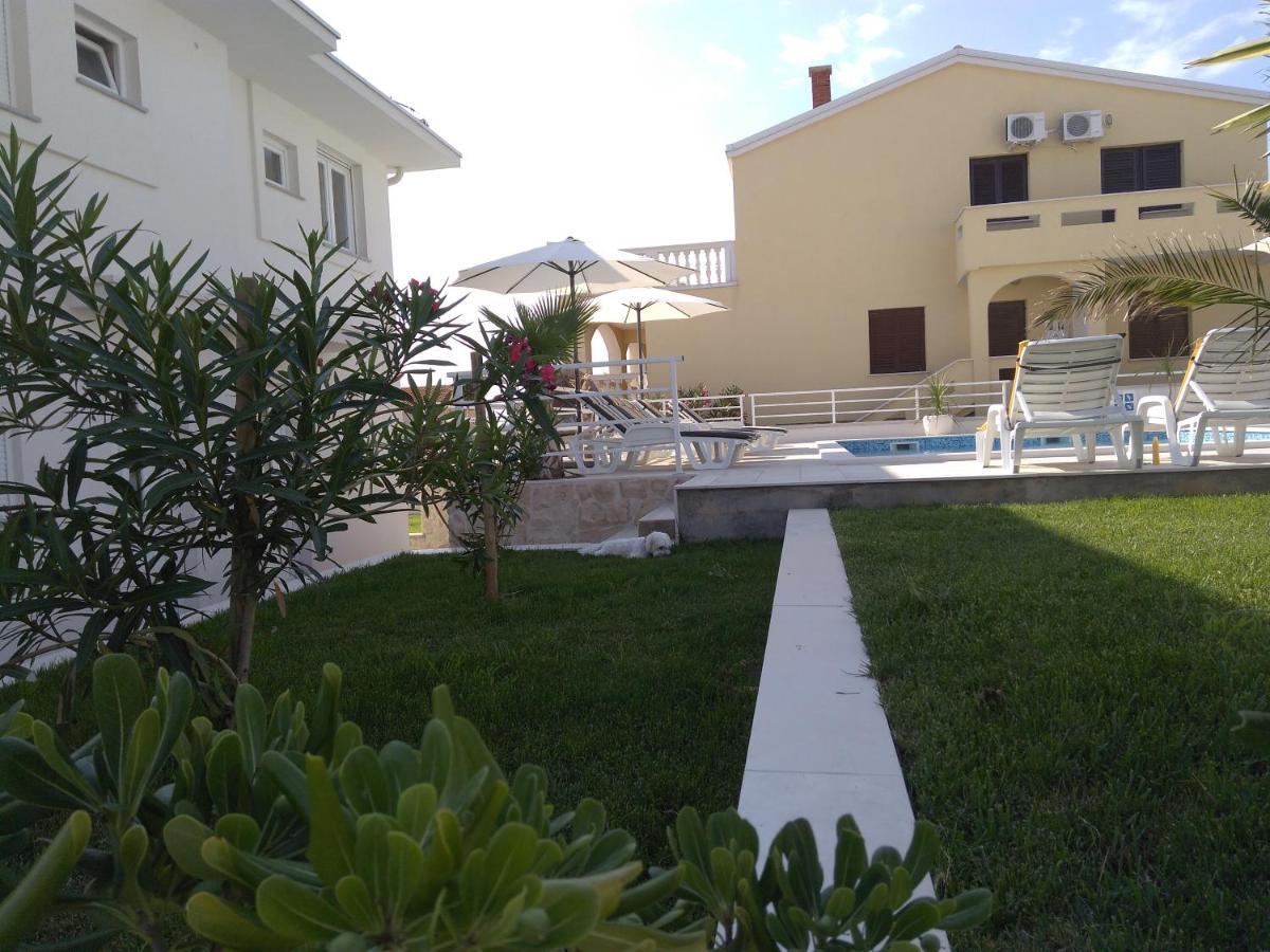 Luxury Apartments Cuba 1 Novalja Exterior photo
